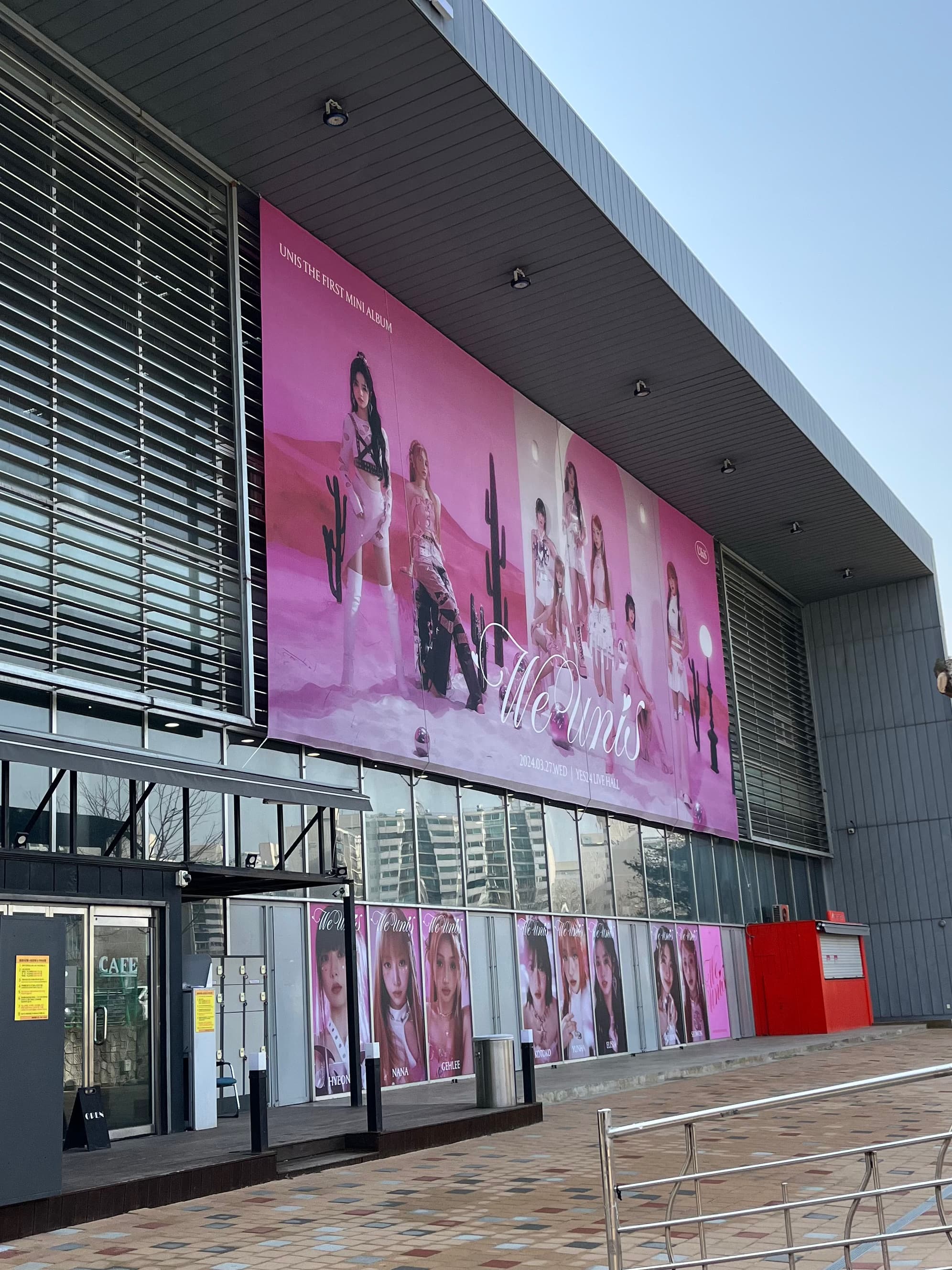 여러분!! 유니스가 드디어 데뷔했습니다!!!
유니스의 데뷔를 기다려주시고 항상 유니스를 응원해 주셔서 정말 정말 감사합니다!!
저는 여러분들 앞에서 춤추고 노래하는 게 너무 행복합니다☺
앞으로도 여러분들!! 많이 만날 수 있기를 기대하겠습니다!
정말 감사합니다!! 사랑해요🫶💕💕