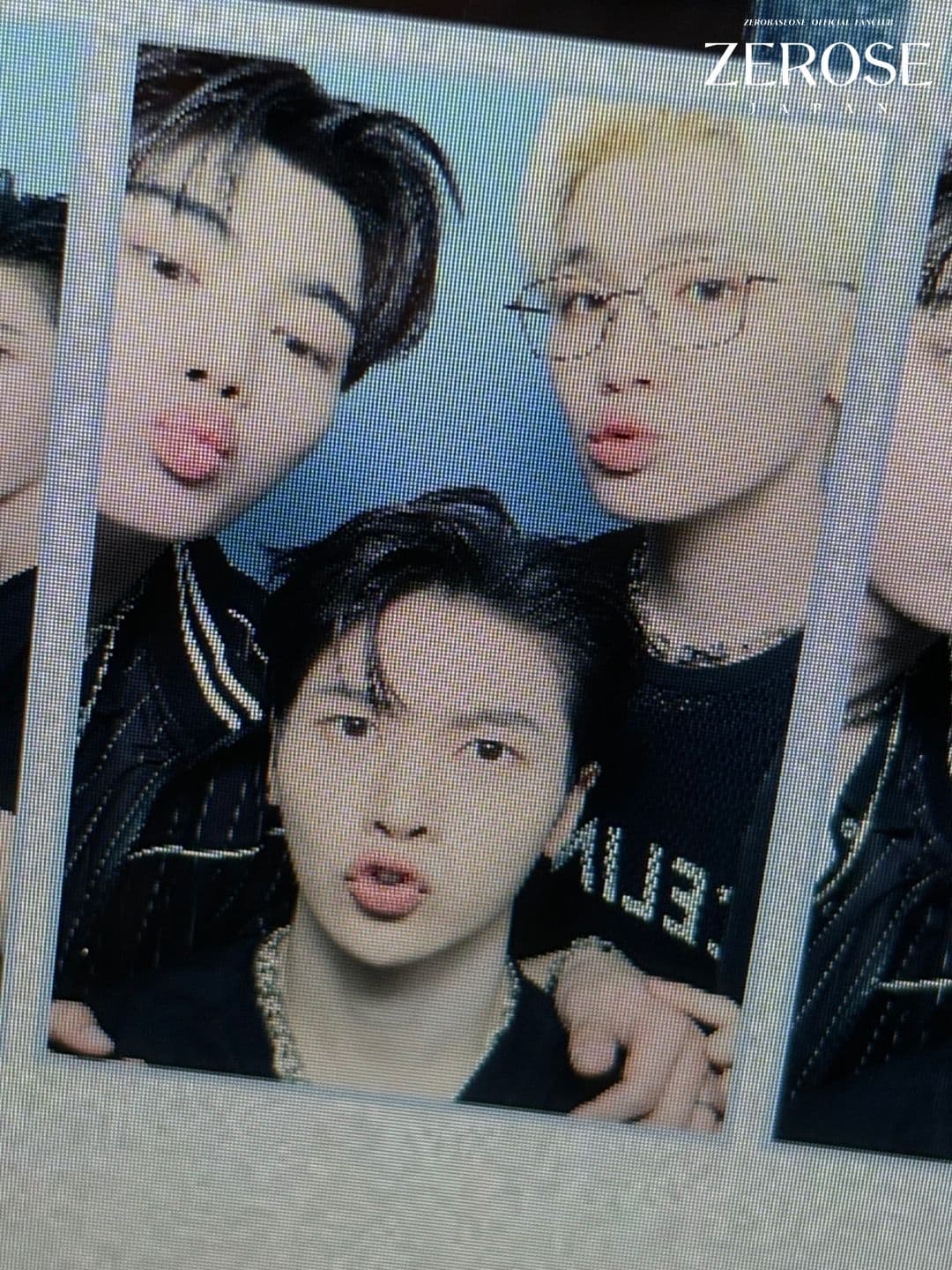 2025.09.12
SEOK MATTHEW
Story time with Matthew📚
KCON LAで、僕たち3人のかわいこちゃんたちでちょっとカッコよく撮ったよ ㅎㅎ ウケるでしょ?
車の中で、朝早すぎて眠かったんだけど、遠くから写真を撮られていたから、こんなRockstarポーズしてみた。
マシューは小さい頃サッカーをたくさんしたよ。
でも今も同じように立派に育ったと思う! その時のメインポジションは defense 🦵
そして最後に、この独特な飲み物は soybean latteだったと思うんだけど、ほんとにすごく美味しかった!
クリーミーで冷たくて、ちょうどいい甘さだったよ。ぼくおすすめするよ ❤️