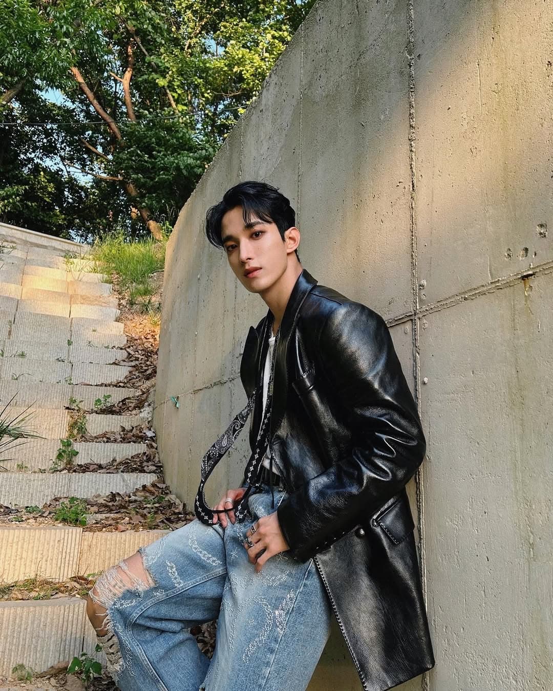 Seventeenth heaven🖤

-231015