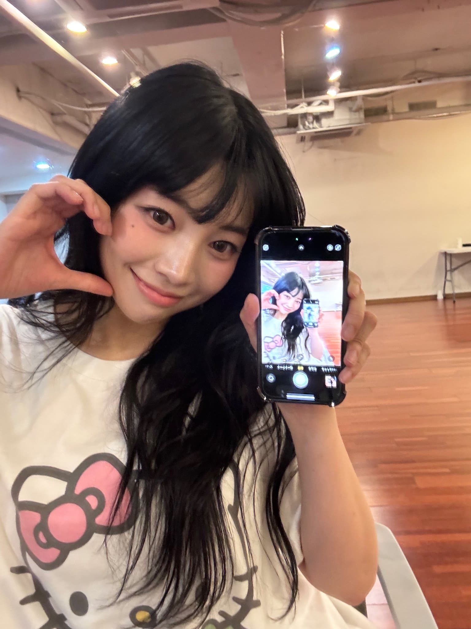 유니스-나나
Mirror selfie queen Nana 