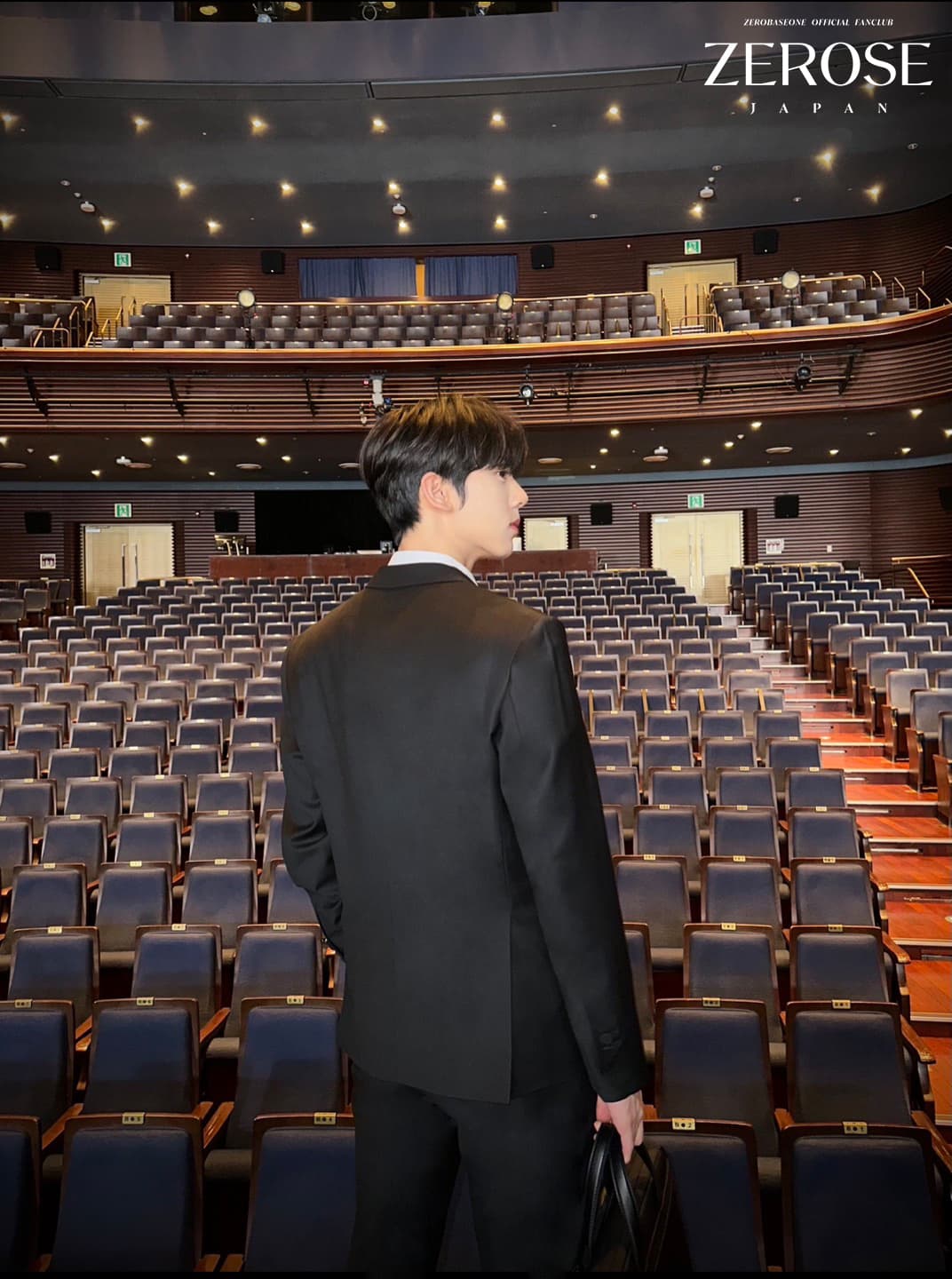 2023.12.09
HAN YU JIN
こんにちは、 ハンユジンです。

こんにちは。ハン・ユジンです
BLOGに初めての投稿ですね！
僕たちはもうすぐ日本でデビューしますがとても楽しみです!!
ZEROSEも楽しみですか??
日本でのいい思い出がすごく多いので
活動も本当に楽しそうでワクワクします
よろしくお願いします
大好き🤍￼