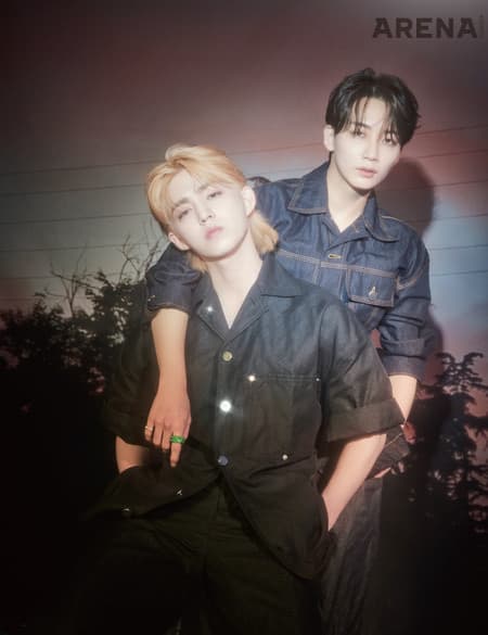 今來放一張作為自給自足SEVENTEEN 的兩個大家長～
隊長（리더)S.COUPS總是很有安全感哥哥，是BOSS代言人之一，是不是可以說是Baby Boss?
在隊裡有媽媽（엄마 ）之稱的Jeonghan，擁有媽媽的溫柔漂亮，卻也愛捉弄弟弟們的漂亮3J之一