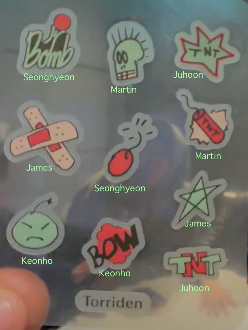 GREENGREEN Release Party福利😭
-首次表演完整的六首歌曲
-免費拍photoism的機會（最新的一版）
-周邊線下購買機會 現場取貨
-特別禮物（手燈 海報貼紙 手繪痘痘貼）
-and more…￼