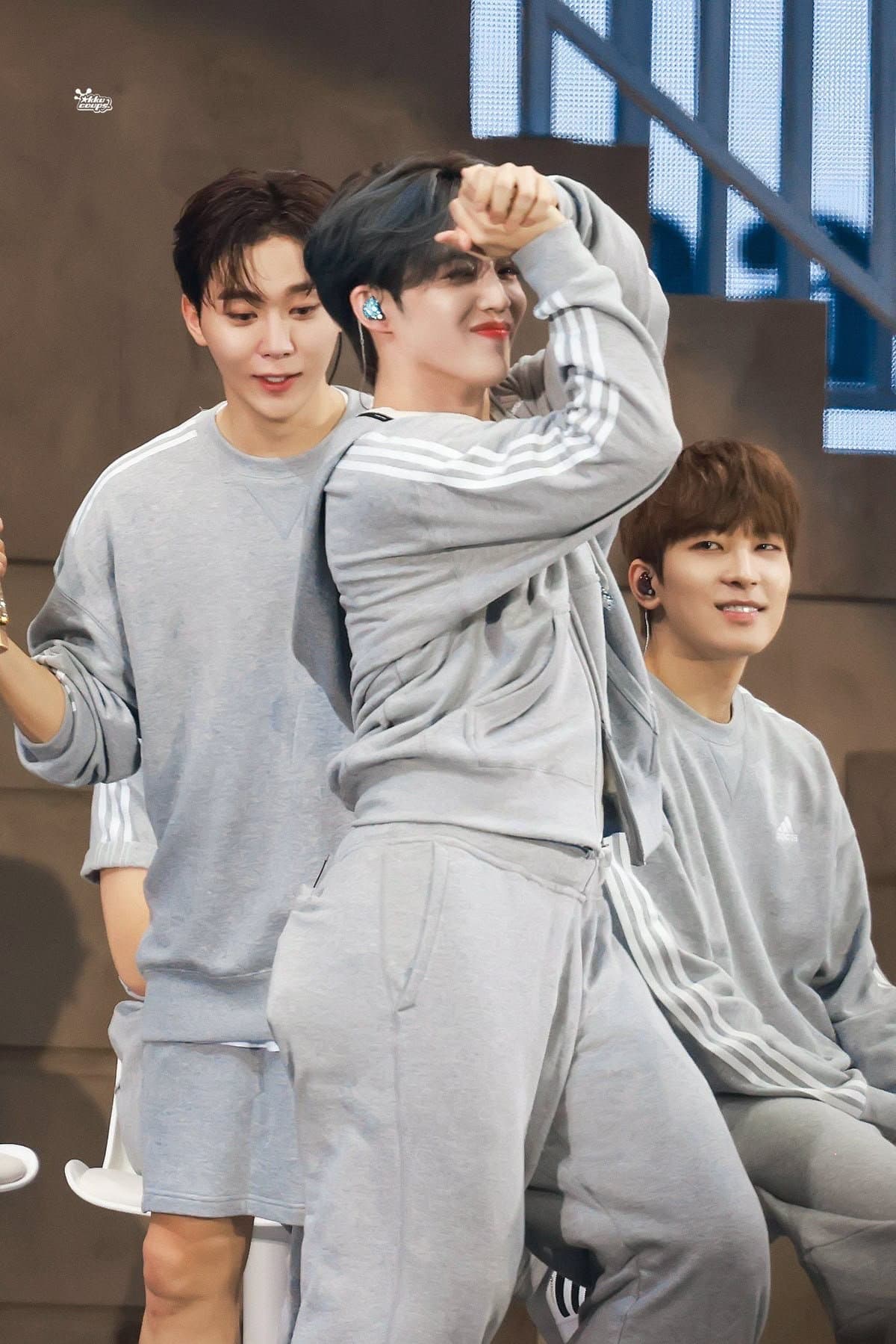 勝寛你在看哪裡？🤣