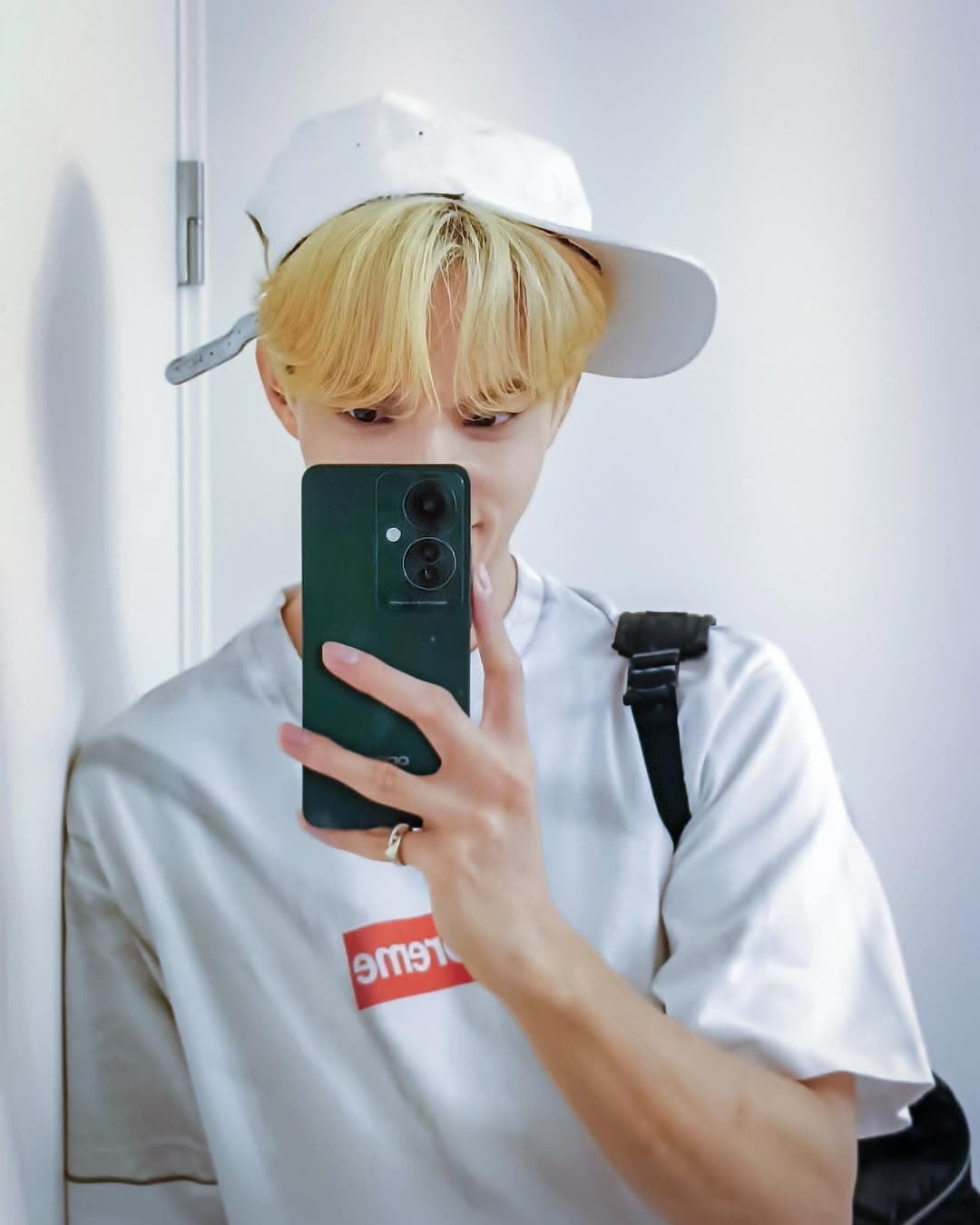 ◡̈..¨̮..◡̈

-240420