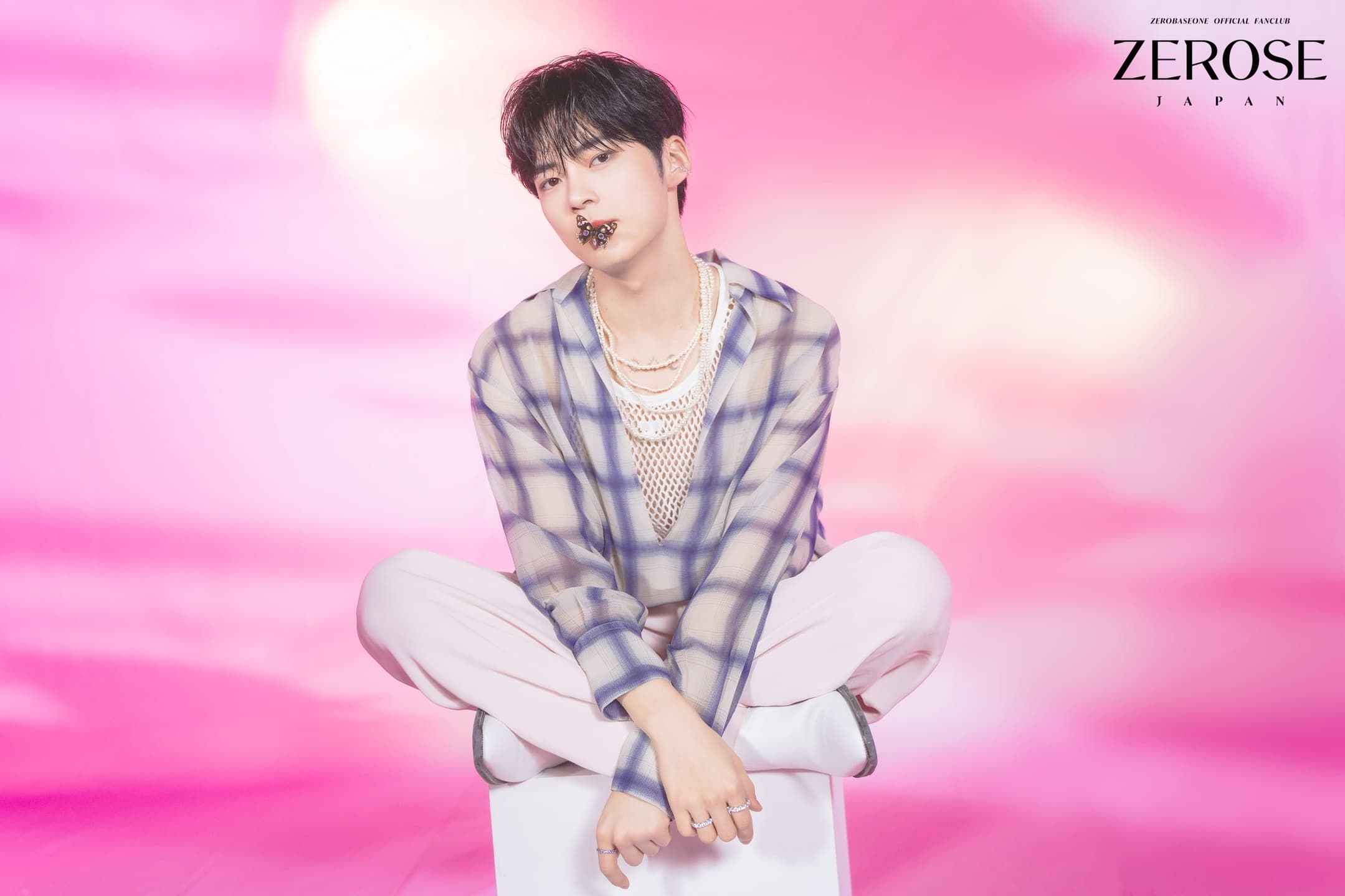 2024.04.26
'ゆらゆら -運命の花-' Jacket Behind Photos Vol.1（1）