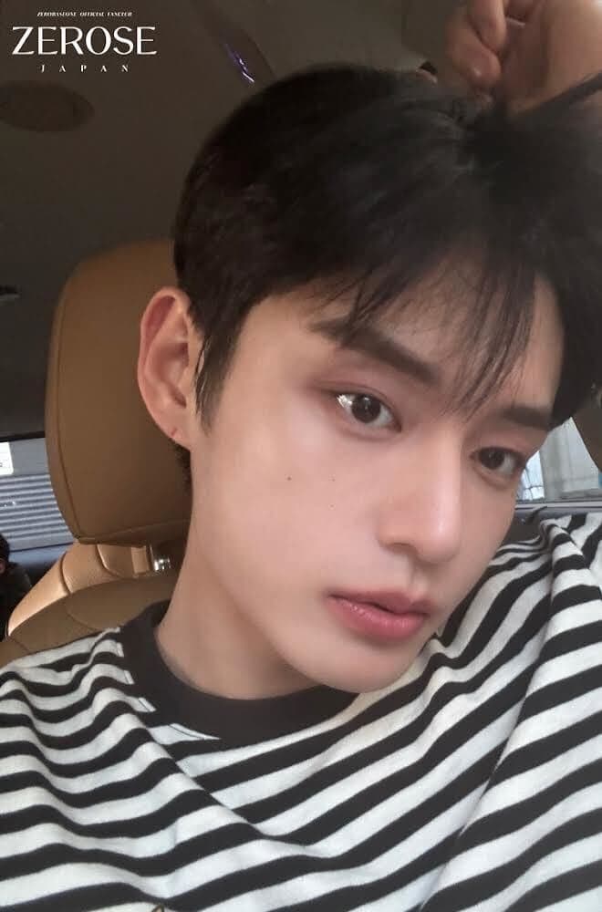 2024.05.17
KIM JI WOONG

ZEROSEこんにちは!
最近暖かくなってきたけどみんな元気に過ごしてるよね?
まずは、駐車場で待ち時間に撮った写真をお届け
KCON JAPAN 2024に今年も出演してZEROSEに会ってすごく幸せだったㅎ
近くで一人ひとり見ることができて嬉しかったし、さらに特別感があったよ。
むしろ僕がもっと.. ZEROSEを見て😎
エネルギーをもらっているみたい💙いつもありがとう。
いつも健康に幸せに過ごしてね!
大好きです　バイバイ~🌼￼