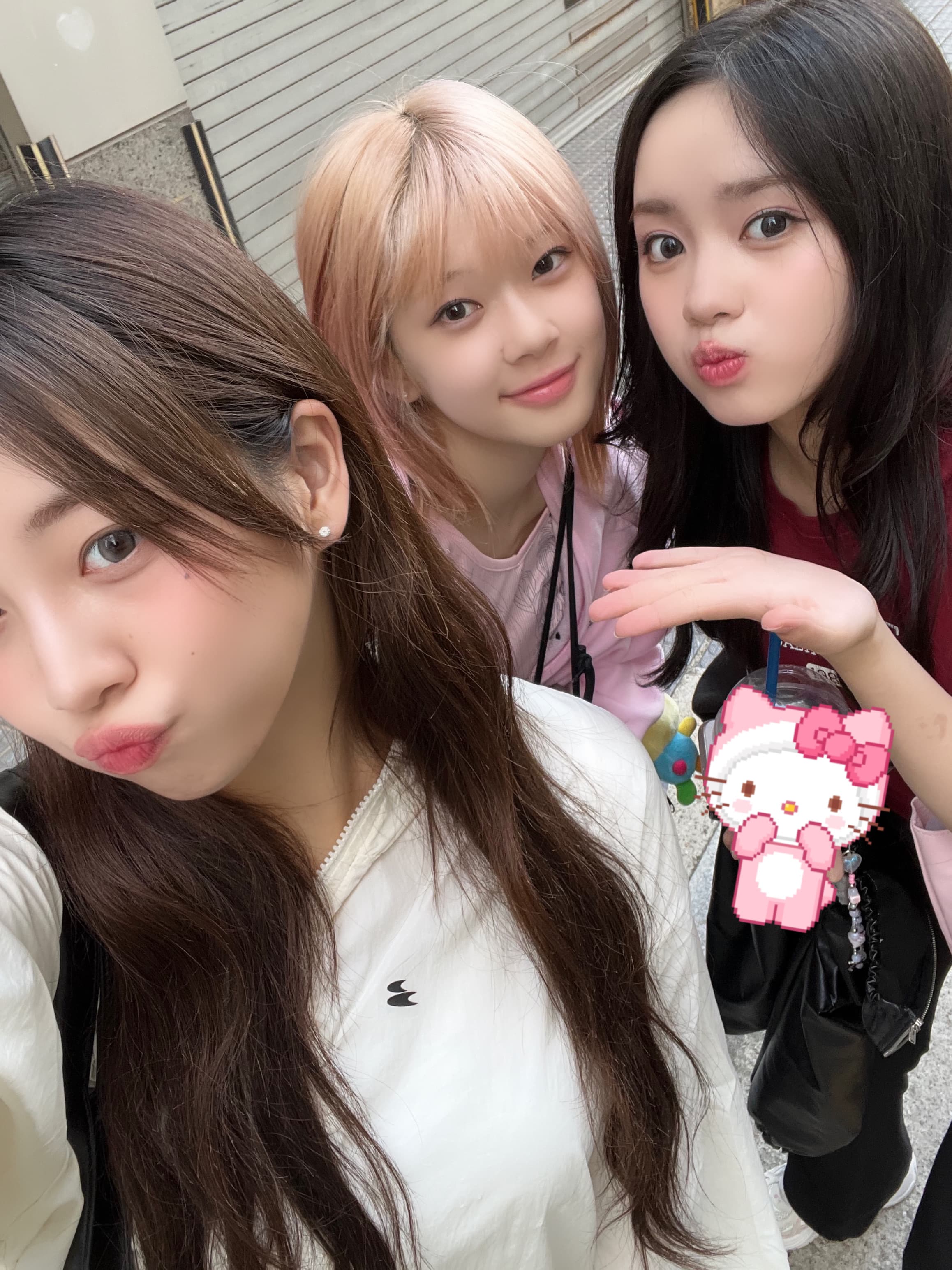 나나 귀걸이 데뷔 했어요~!!!😳🎉
코토코 엘리 같이 가줘서 고마워🫶💕