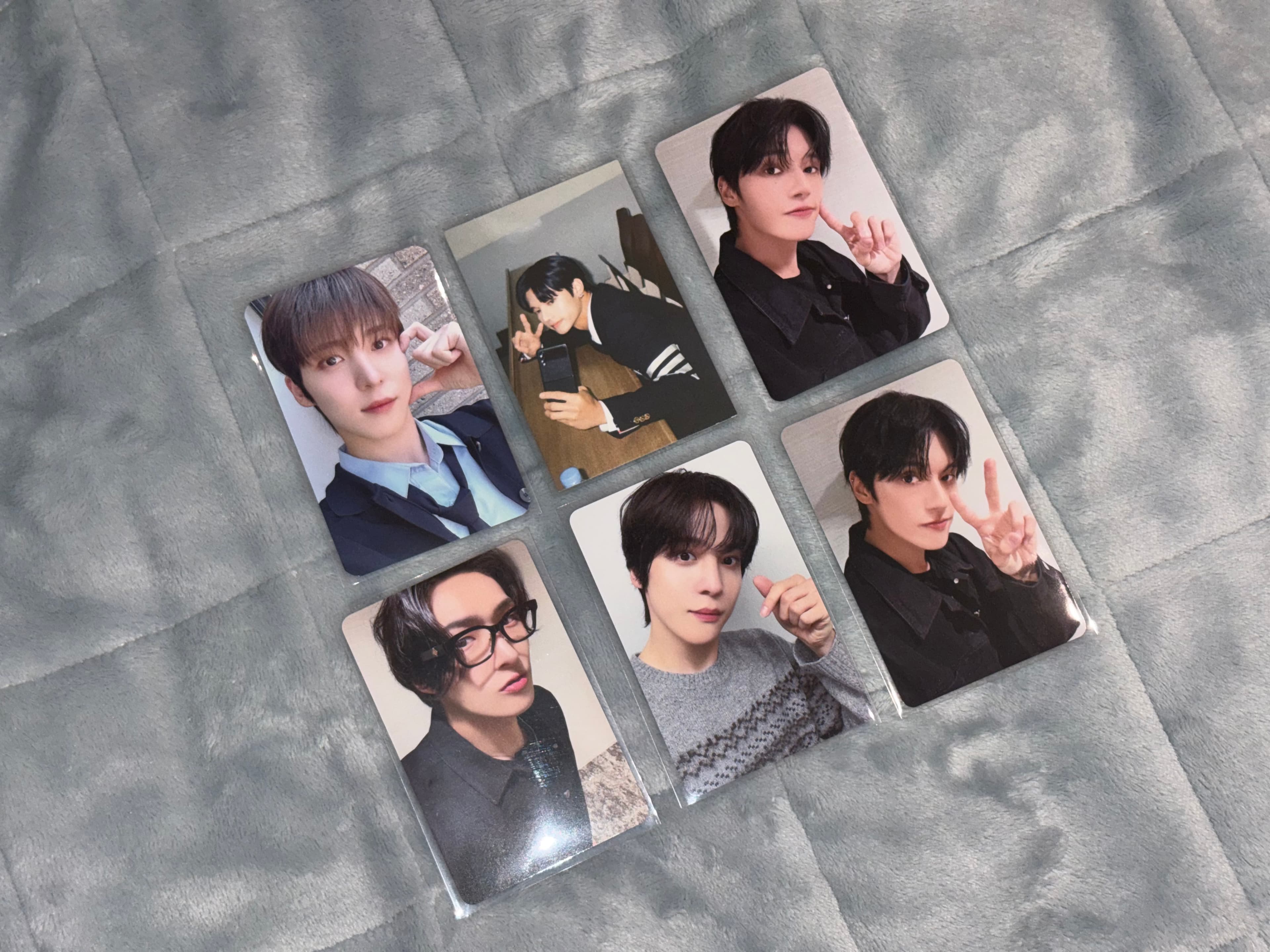 收卡紀錄
一番賞潤旼榮榮
冰城滿額潤
Fever專卡
📸 圖一開閃光燈 vs. 圖二攝影棚燈光