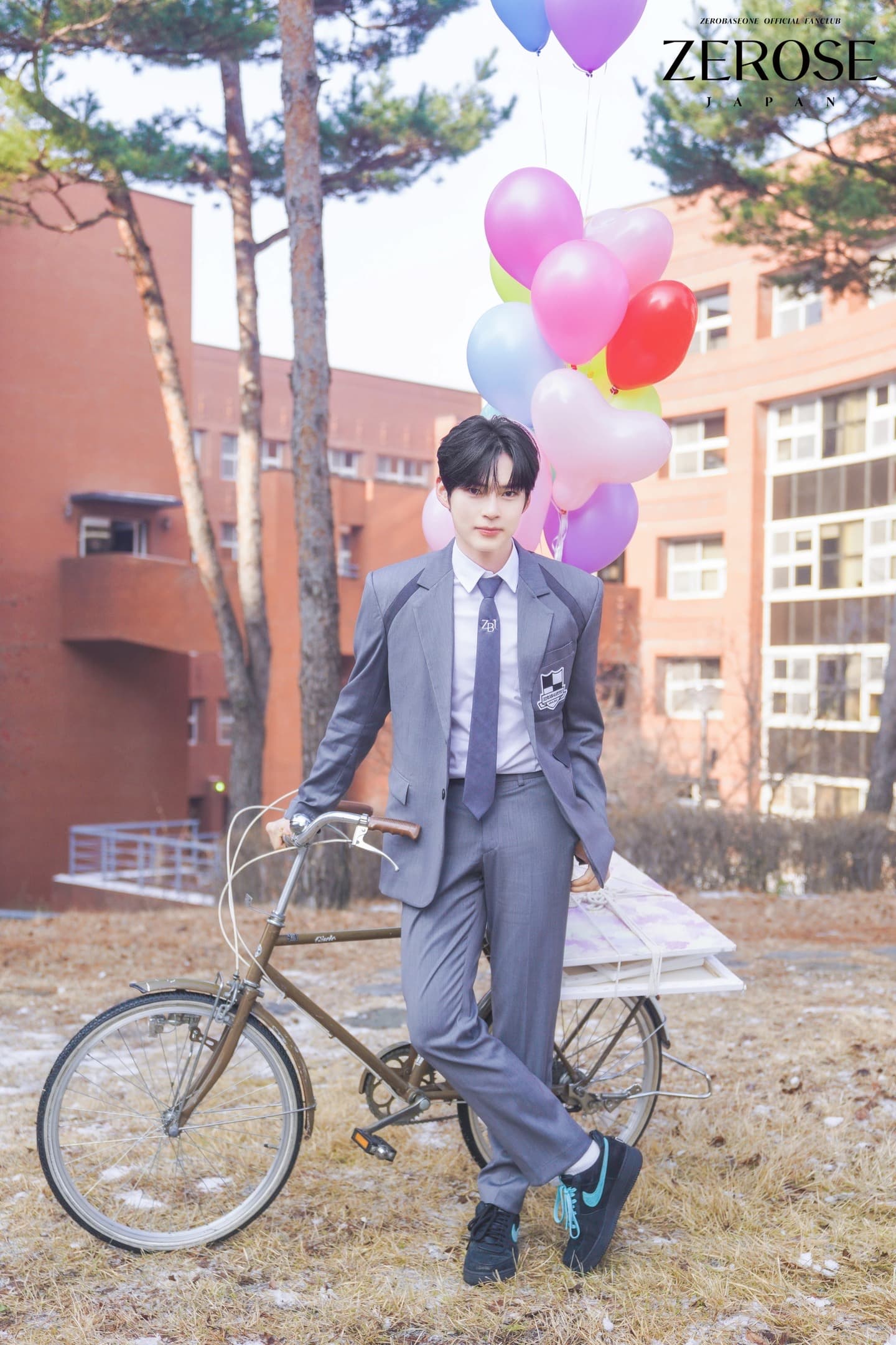 2024.04.27
'ゆらゆら -運命の花-' MV Behind Photos Vol.2（2）