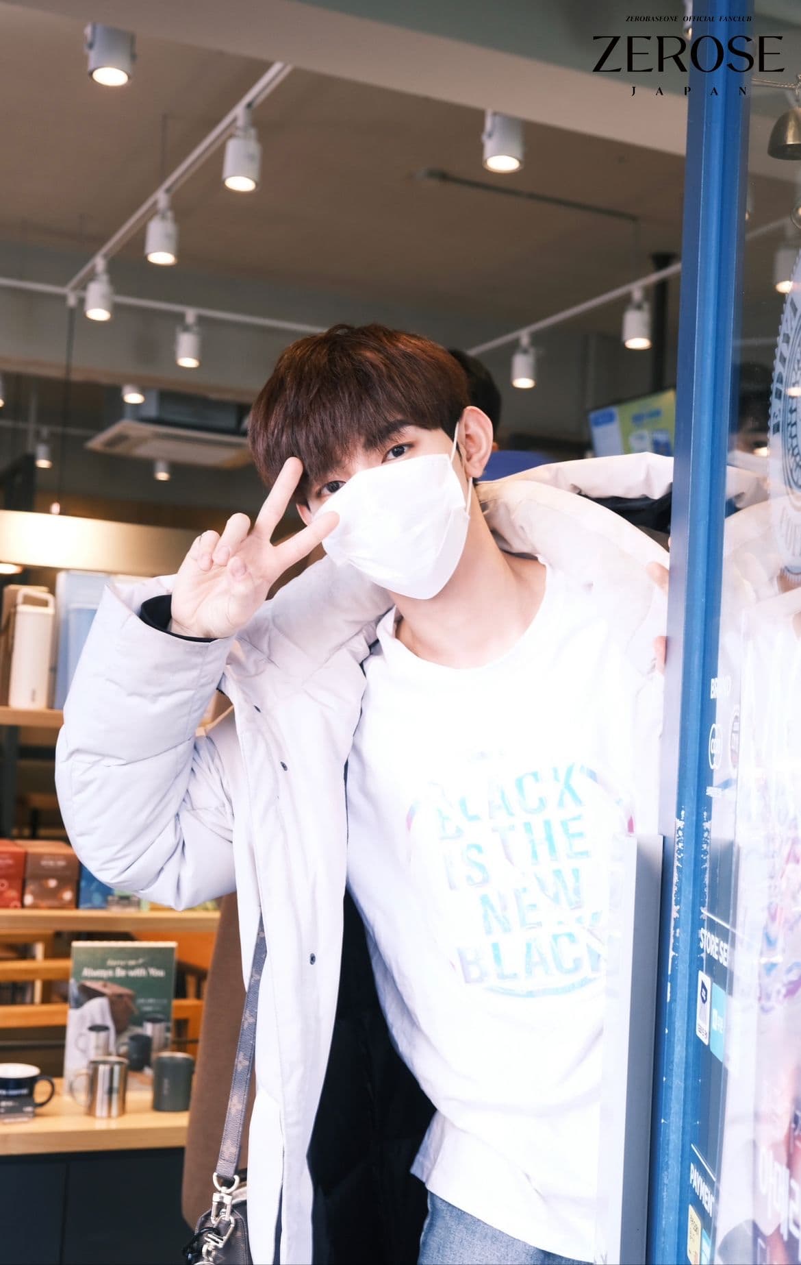 2023.10.24
ZHANG HAO
こんにちは! ハオがきました!
今日は最初のブログでもあるから
練習生時代に戻って一度書いてみます。ㅋㅋ
練習生ジャン・ハオです!
一生懸命挑戦しています!!!投票たくさんしてください!!
僕はGグループのセンターですが、この友達がKグループのセンターです!
ありがたいことにファンの方々が応援広告を出してくださったので一緒に認証ショット撮らなきゃでしょ!
この赤ちゃんたちは僕の赤ちゃんです...
最後の放送前に一緒に漢江公園に遊びに行ったのですが、赤ちゃんたちはよく遊んでいましたㅋㅋㅋ
僕たち一緒にデビューしました!!!
正式にデビューする前においしいものを一度一緒に食べに行かないとねㅋㅋ!
練習生ハオの人生は幸せでした~~!!