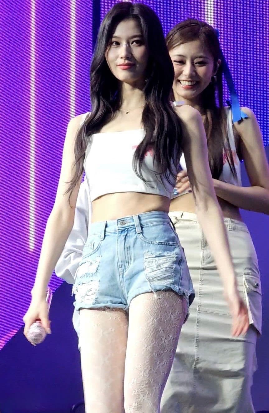 大大方方是友情，小心翼翼是爱情